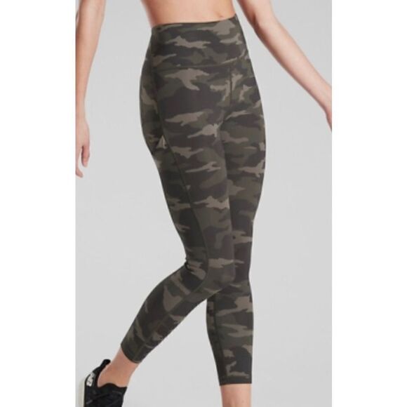 20 NWT ATHLETA ULTIMATE OLIVE Green CAMO 7/8 length LEGGINGS sz 2X retail $89 - Picture 1 of 3